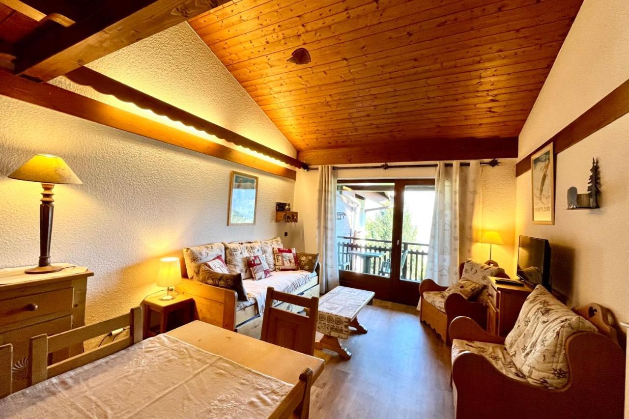 Beautiful Apartment With Balcony And Great View ! Комблу Екстер'єр фото