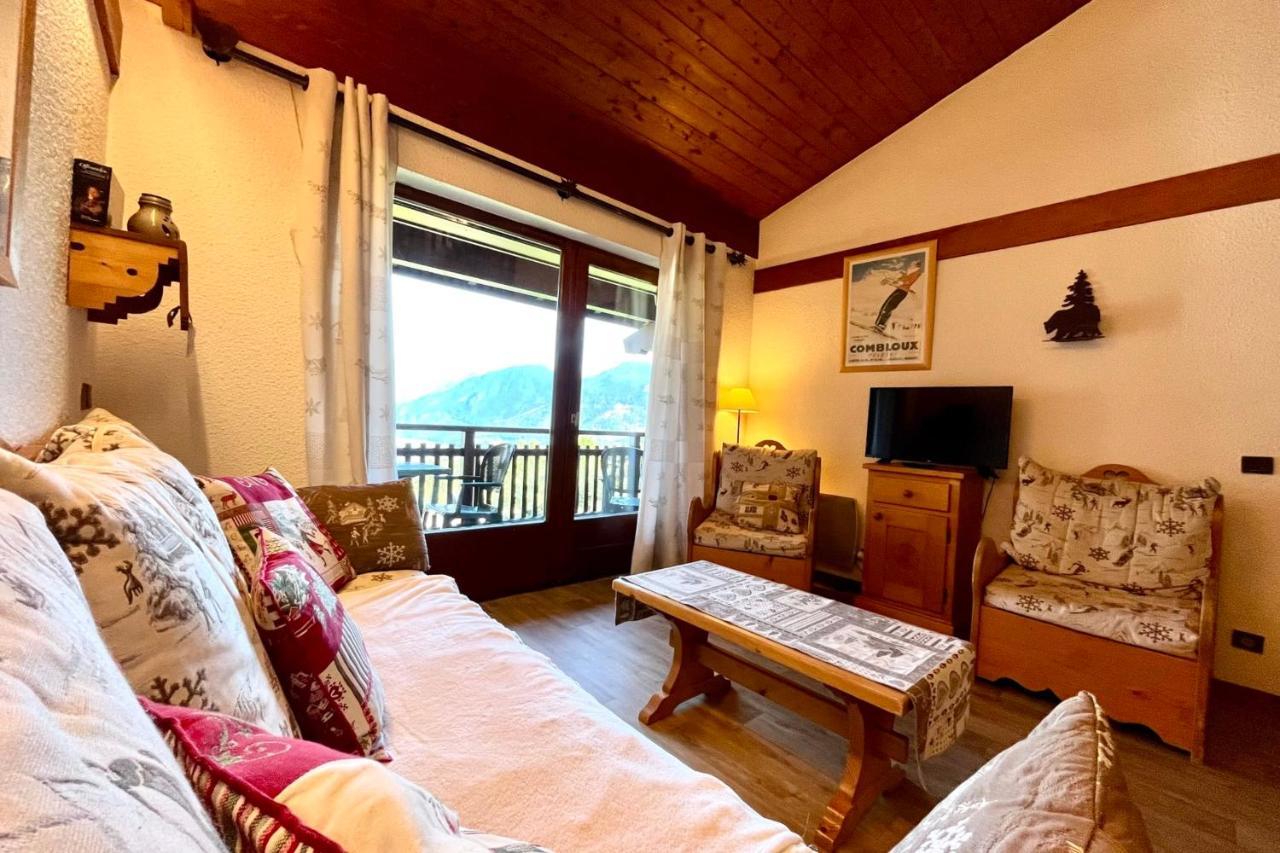 Beautiful Apartment With Balcony And Great View ! Комблу Екстер'єр фото